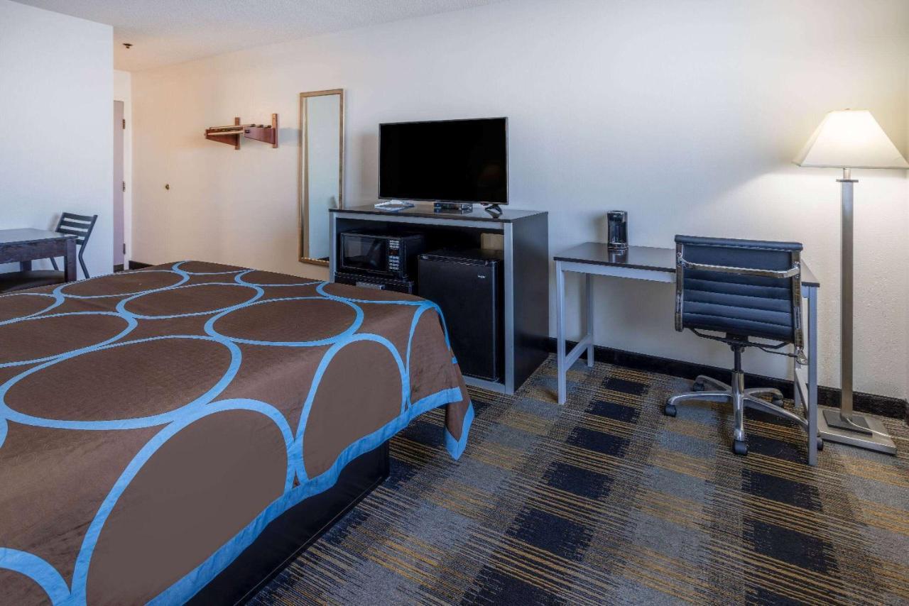 Super 8 By Wyndham Villa Rica Extérieur photo
